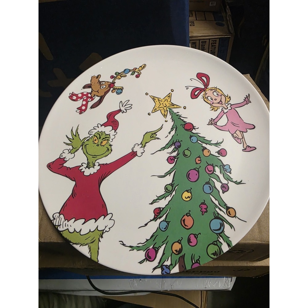 NEW Christmas Dr. Seuss The Grinch Max & Cindy Lou Who Plastic serving Plate 10"